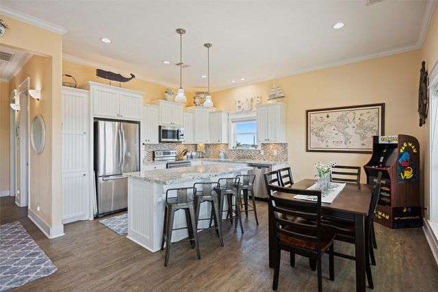 2569 Palm Drive, Port Bolivar, TX 77650