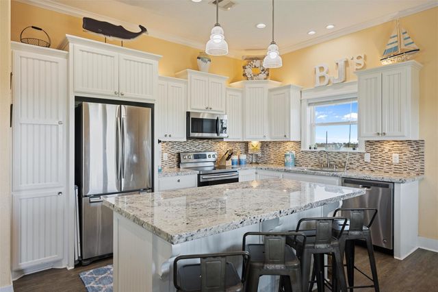 2569 Palm Drive, Port Bolivar, TX 77650