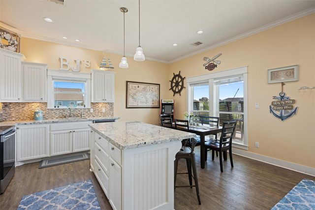 2569 Palm Drive, Port Bolivar, TX 77650