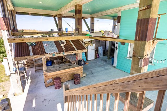 2569 Palm Drive, Port Bolivar, TX 77650