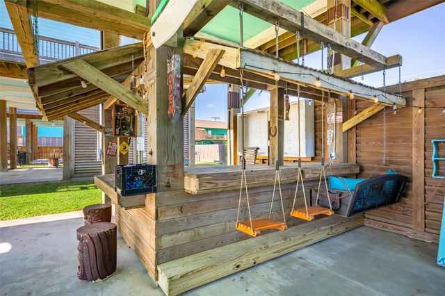 2569 Palm Drive, Port Bolivar, TX 77650