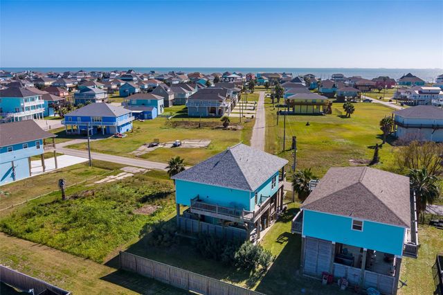 2569 Palm Drive, Port Bolivar, TX 77650