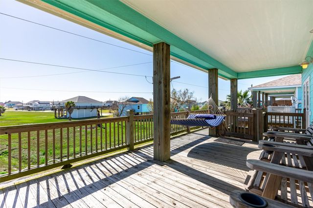 2569 Palm Drive, Port Bolivar, TX 77650