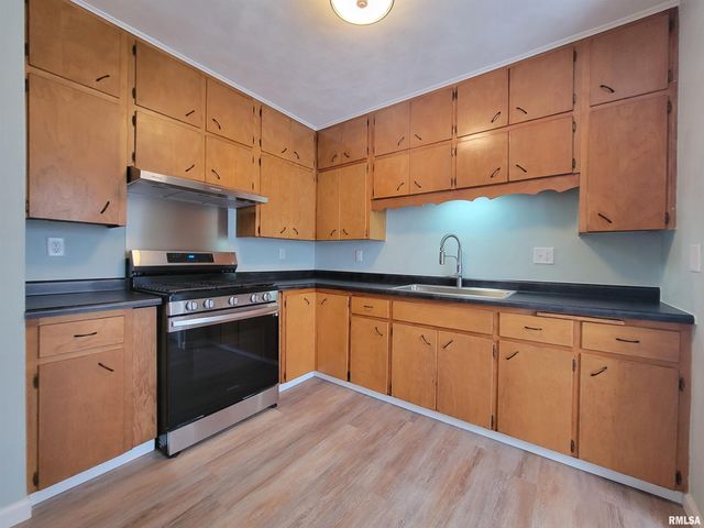 601 PEKIN Avenue, Creve Coeur, IL 61610