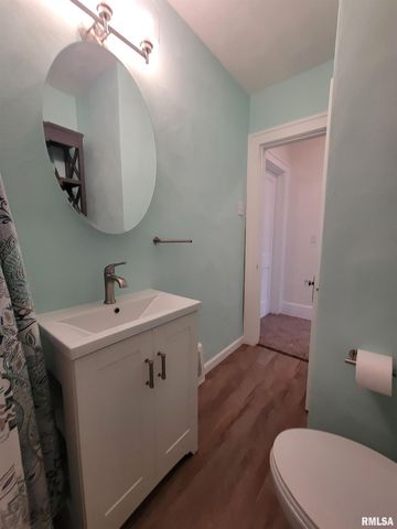 601 PEKIN Avenue, Creve Coeur, IL 61610