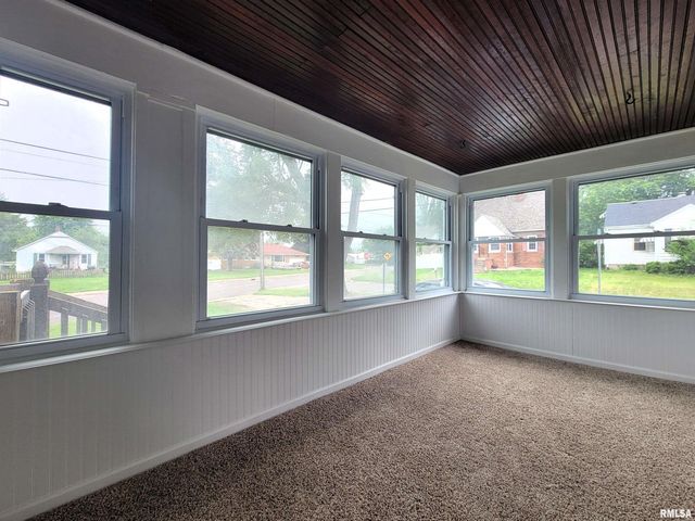 601 PEKIN Avenue, Creve Coeur, IL 61610