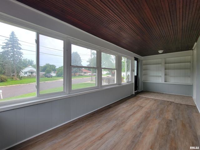 601 PEKIN Avenue, Creve Coeur, IL 61610
