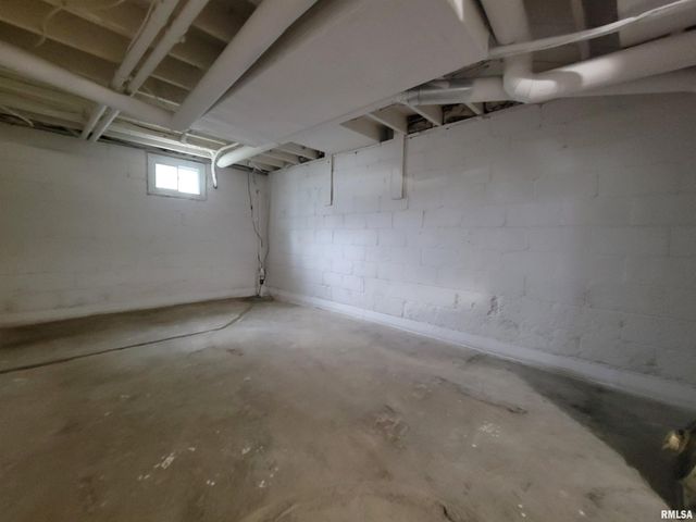 601 PEKIN Avenue, Creve Coeur, IL 61610
