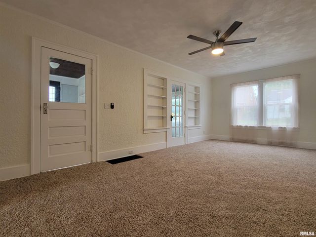 601 PEKIN Avenue, Creve Coeur, IL 61610