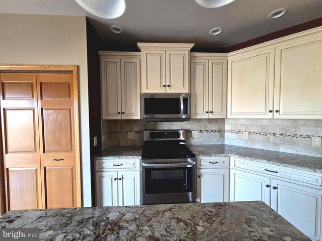 239 ABISHIRE WAY, Chambersburg, PA 17201