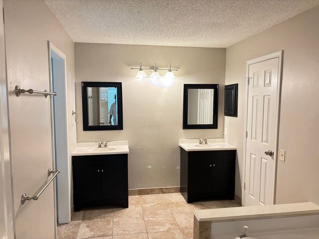 5316 Signal Peak Drive, Arlington, TX 76017