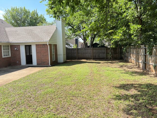 5316 Signal Peak Drive, Arlington, TX 76017