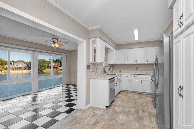 333 S 61st Ave 8, Pensacola, FL 32506