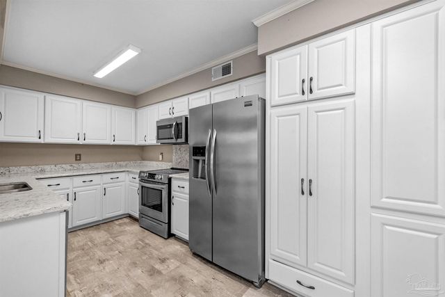 333 S 61st Ave 8, Pensacola, FL 32506