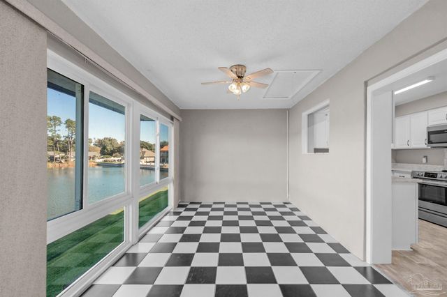 333 S 61st Ave 8, Pensacola, FL 32506