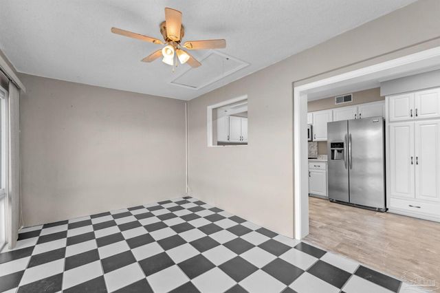 333 S 61st Ave 8, Pensacola, FL 32506