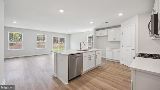 223 HUNTINGTON DR, Egg Harbor Twp, NJ 08234