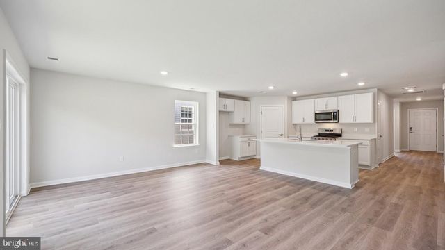 223 HUNTINGTON DR, Egg Harbor Twp, NJ 08234