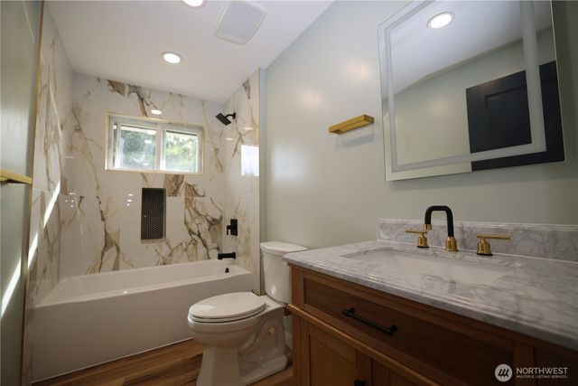 13422 22nd Avenue S, Seatac, WA 98168