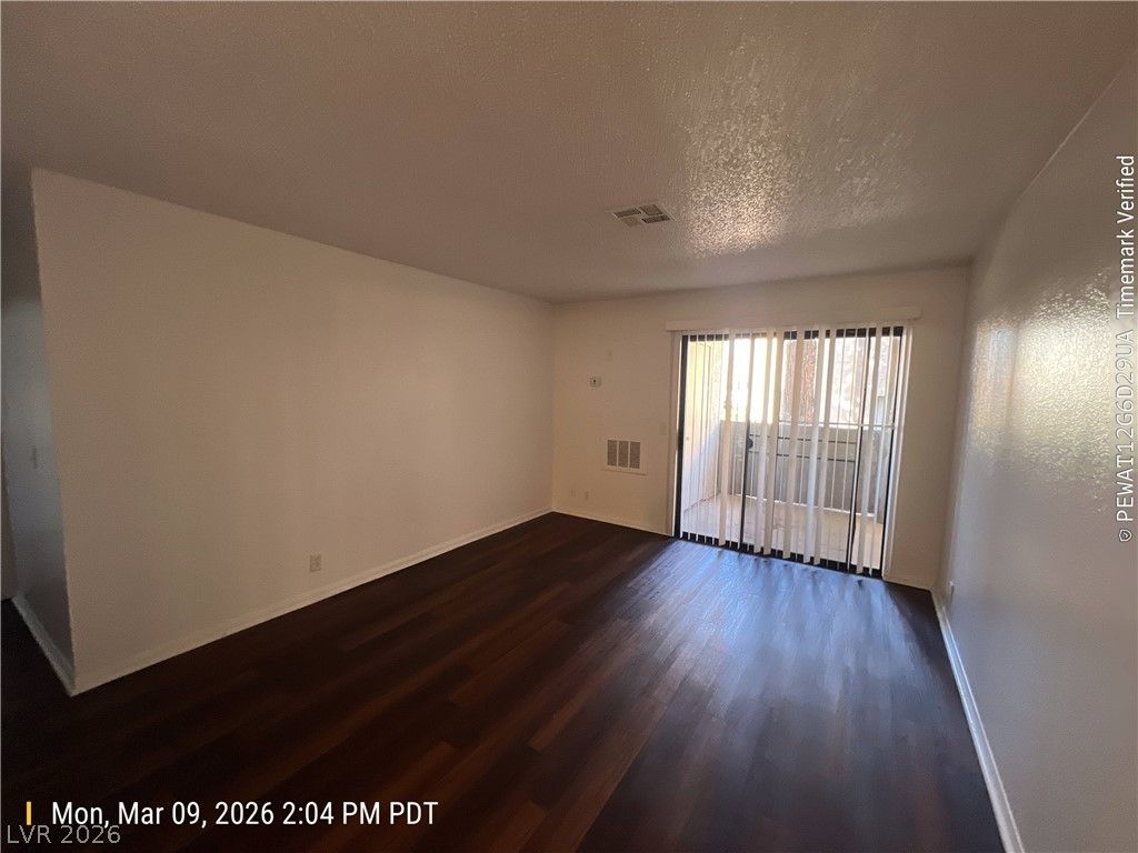 Image 3 of property listing at 3151 Soaring Gulls Drive 1158, Las Vegas, NV 89128
