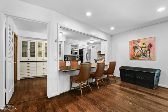 22636 King Richard Court, Beverly Hills, MI 48025