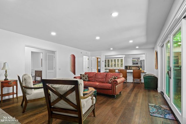 22636 King Richard Court, Beverly Hills, MI 48025