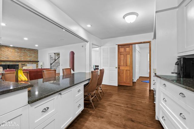 22636 King Richard Court, Beverly Hills, MI 48025