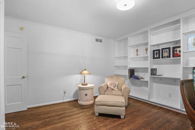 22636 King Richard Court, Beverly Hills, MI 48025