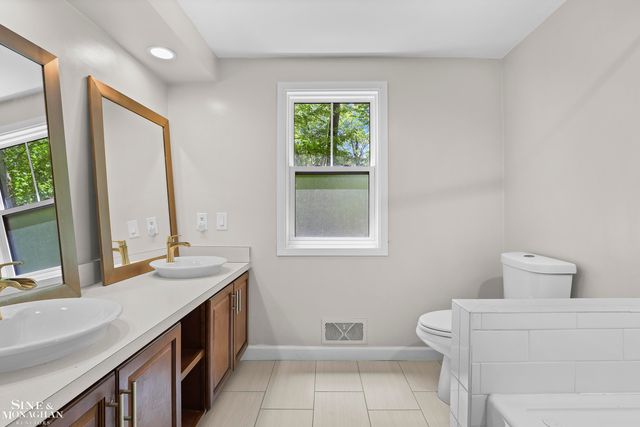 22636 King Richard Court, Beverly Hills, MI 48025