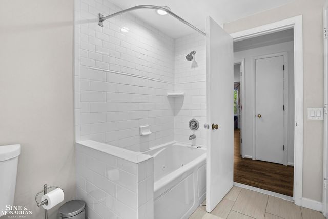 22636 King Richard Court, Beverly Hills, MI 48025