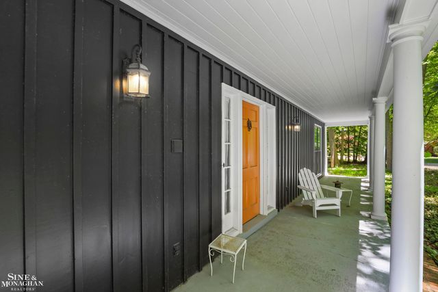 22636 King Richard Court, Beverly Hills, MI 48025