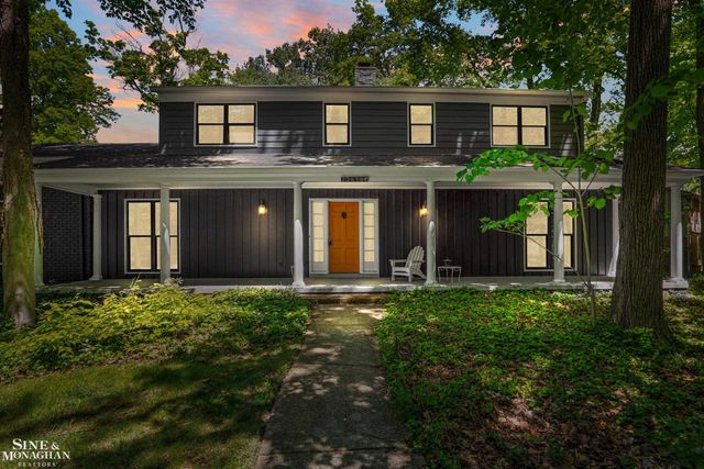 22636 King Richard Court, Beverly Hills, MI 48025