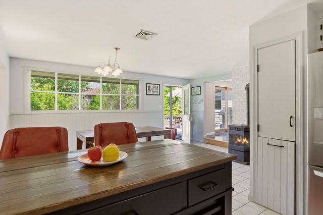 85 Highland Avenue, Portsmouth, RI 02871