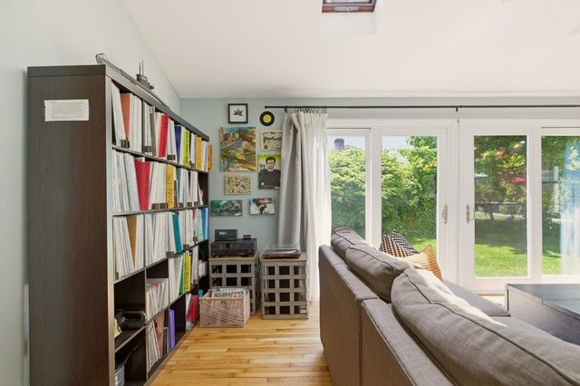 85 Highland Avenue, Portsmouth, RI 02871