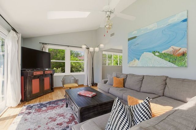 85 Highland Avenue, Portsmouth, RI 02871