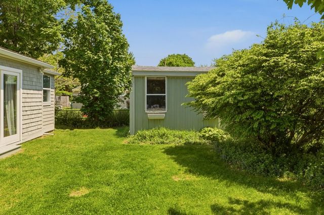 85 Highland Avenue, Portsmouth, RI 02871