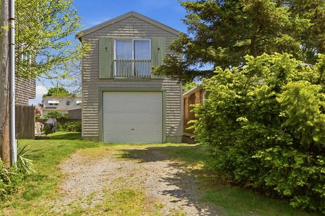 85 Highland Avenue, Portsmouth, RI 02871