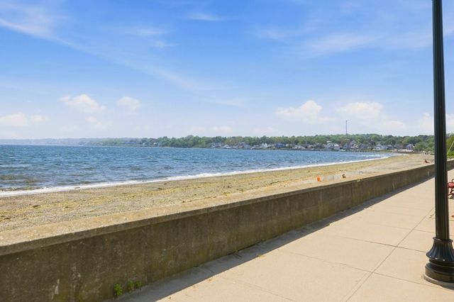 85 Highland Avenue, Portsmouth, RI 02871