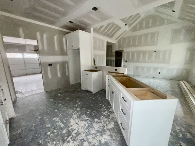 670 N Ballard Rd, Manchester, TN 37355