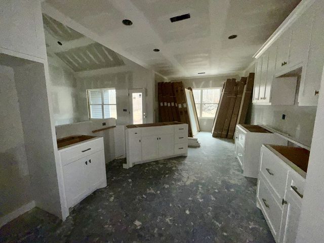 670 N Ballard Rd, Manchester, TN 37355