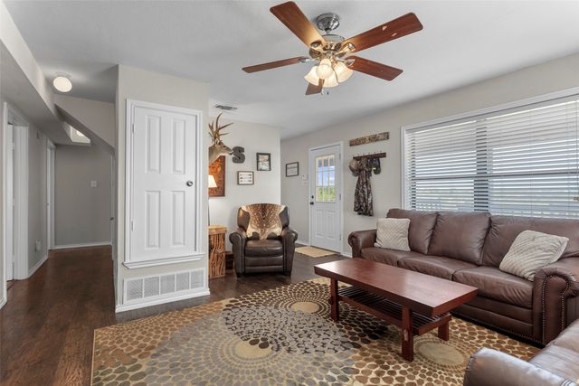 4969 Dye Mound Road, Forestburg, TX 76239