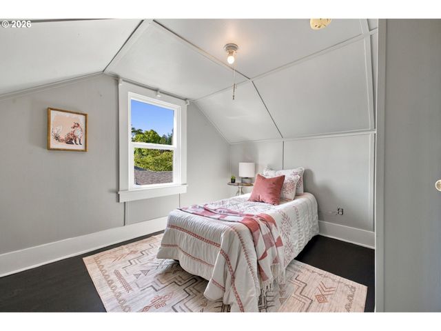 63 Ne BALDWIN St, Portland, OR 97211