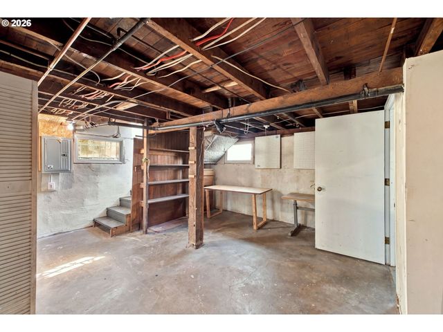 63 Ne BALDWIN St, Portland, OR 97211