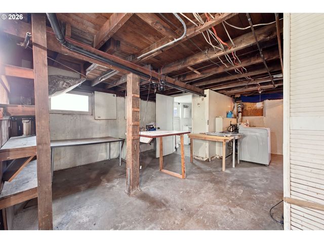 63 Ne BALDWIN St, Portland, OR 97211