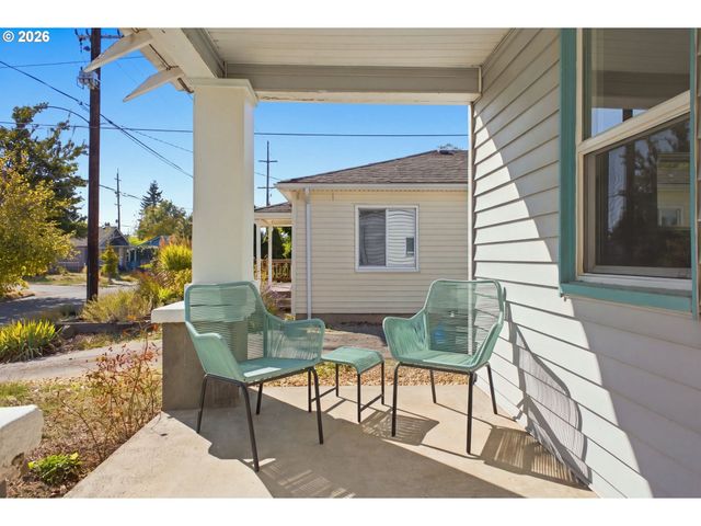 63 Ne BALDWIN St, Portland, OR 97211