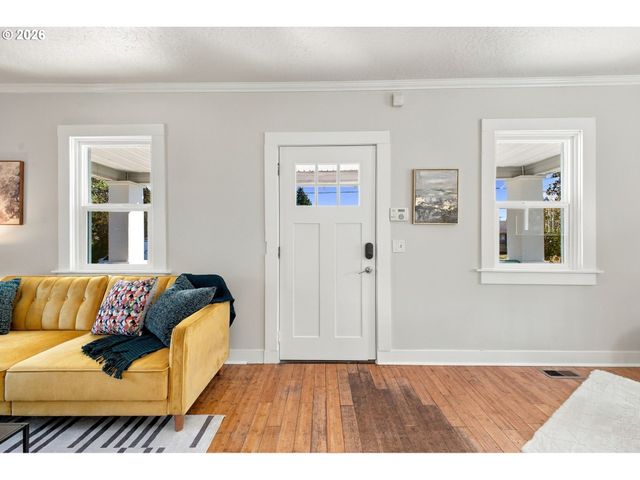63 Ne BALDWIN St, Portland, OR 97211