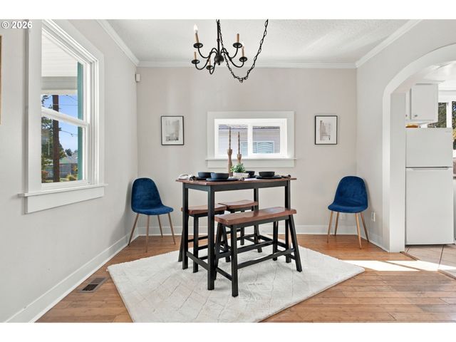 63 Ne BALDWIN St, Portland, OR 97211