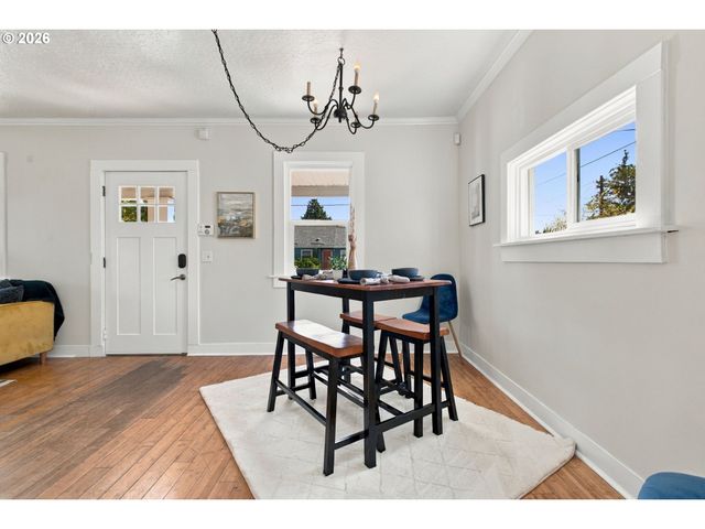 63 Ne BALDWIN St, Portland, OR 97211