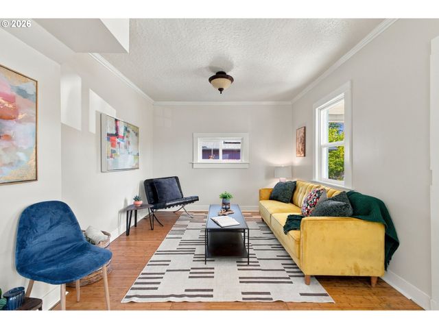 63 Ne BALDWIN St, Portland, OR 97211