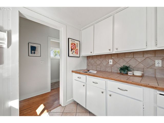 63 Ne BALDWIN St, Portland, OR 97211